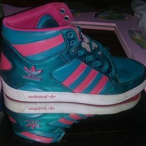 ✨Pink and blue Adidas high top shoes✨